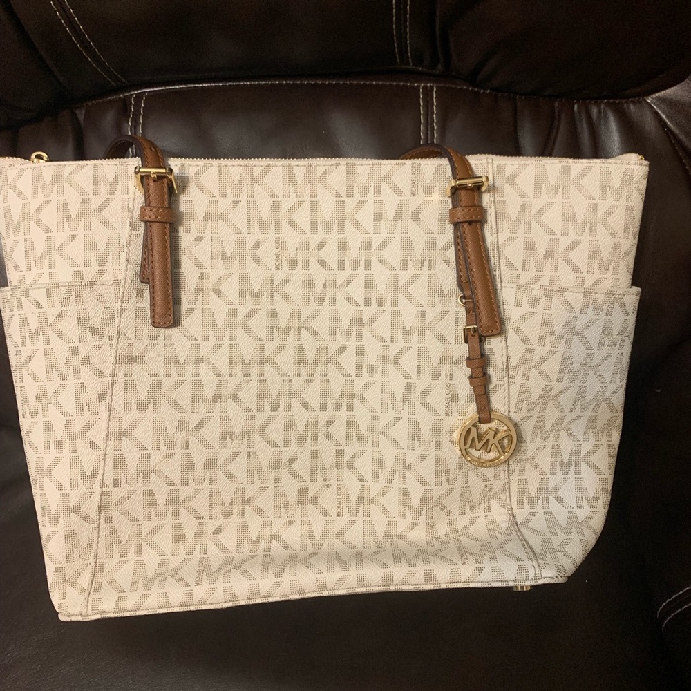 Michael Kors Jetset purse